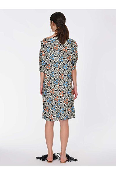 Roman Omuz Detaylı Desenli Midi Günlük Elbise Standart Renk Y1911073_089