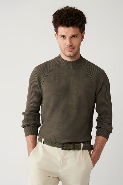 Avva Khakifarbener Rayon-Strickpullover mit Rundhalsausschnitt und Tarnmuster für Herren A32y5046