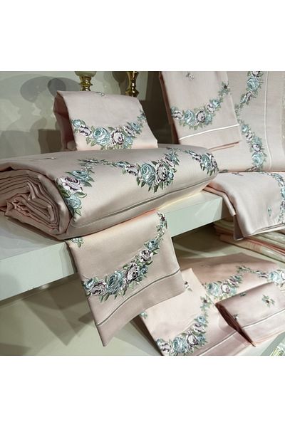 incisecrethome Multicolor Embroidered Bed Cover Set
