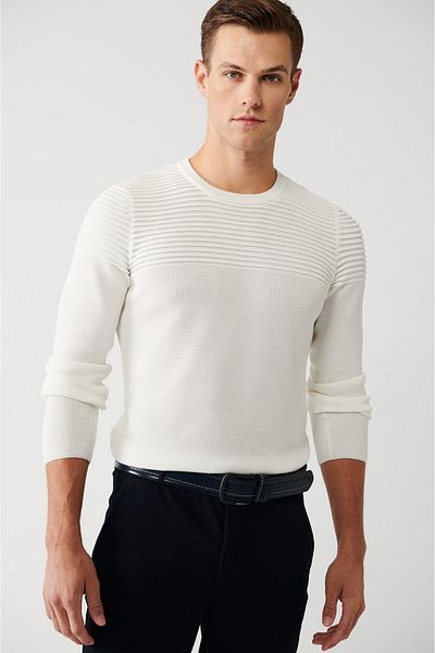 Avva Herren-Strickpullover aus strukturiertem Viskose in Ecru mit Rundhalsausschnitt A32y5136