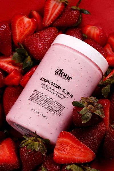 GLOUR SCRUB STRAWBERRY 500 ml