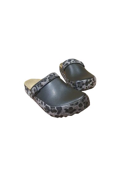 COMFORT OF PANTOFOLE Papuci de damă cu buline negre – Utilizare zilnică confortabilă și elegantă