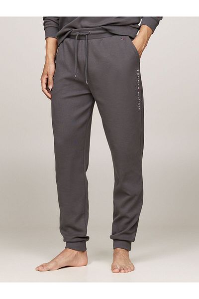 Tommy Hilfiger Men's Elastic Waist and Leg Double Pocket Gray Sweatpants Um0Um03348-Pty