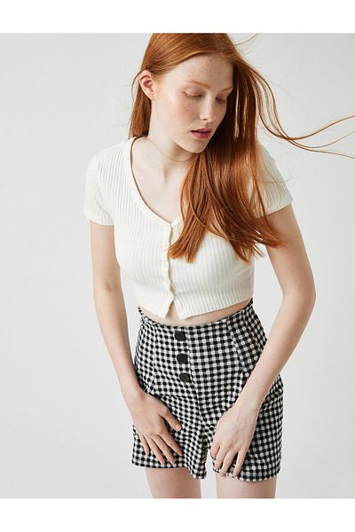 Koton Ribbed Crop T-Shirt - Buttoned