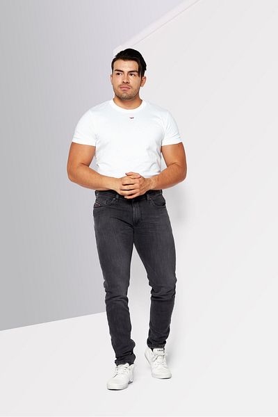 Diesel Men 1979 Sleenker Skinny Fit Low Waist Washed Stretchable Jeans, Charcoal