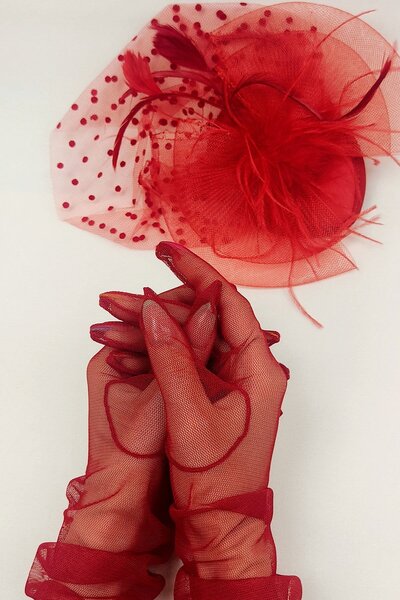 Hobigram Kırmızı Uzun Tüllü Gelin Eldiveni Ve Kırmızı Puantiyeli Nikah Şapkas...