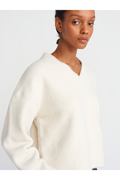 Dilvin 10645 Pulover de tricotaj moale cu decolteu în V bej