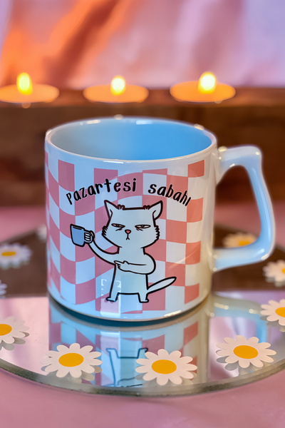 Cool Stuff الاثنين صباحا القدح الأزرق