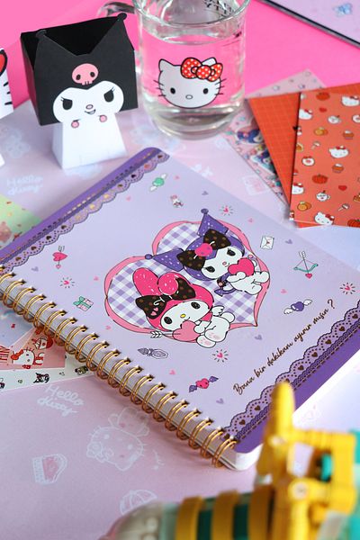 Victoria's Journals Спирален дневник Kuromi & My Melody 14x20 см - Можете ли да ми дадете 1 минута?