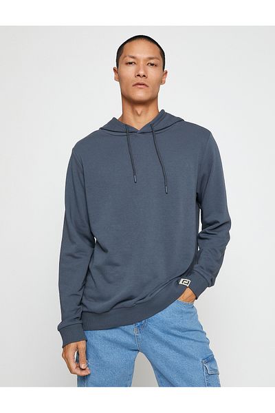 Koton Basic-Sweatshirt mit Kapuze und Label-Print, langärmlig