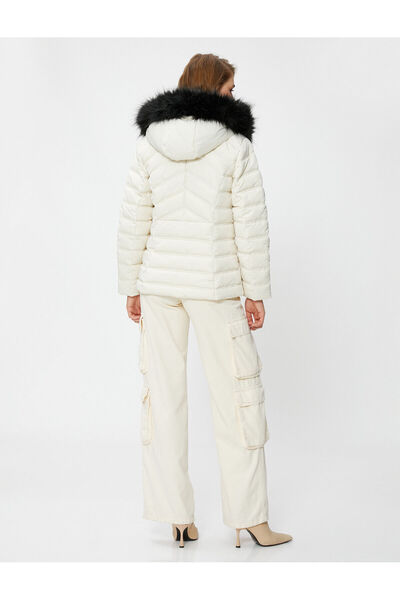 Koton Jachetă pufă scurtă, cu centură, cu glugă, detaliată