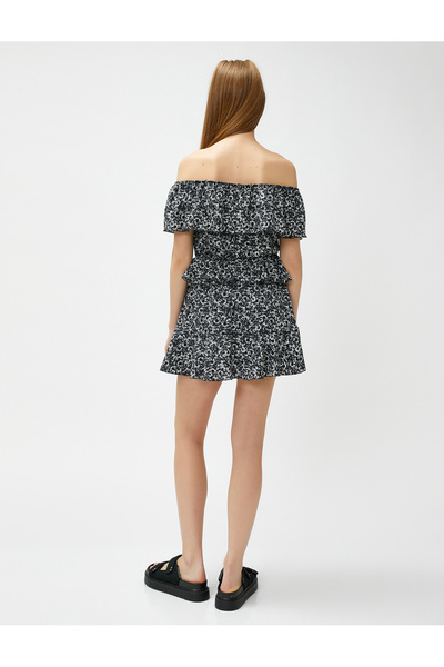 Koton Geblümter Mini-Jumpsuit mit schulterfreiem Volant und Rüschen