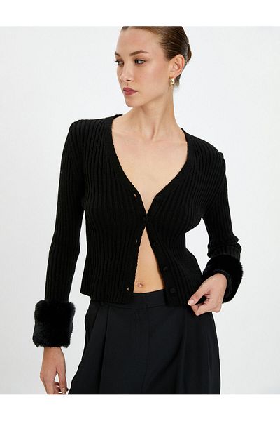 Koton Knitwear Cardigan Faux Fur Detailed Buttoned V-Neck Ribbed