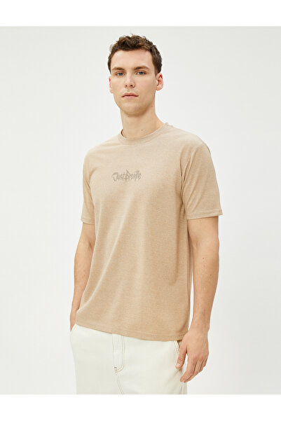 Koton Μπλουζάκι με στάμπα γκράφιτι με λαιμόκοψη κοντό μανίκι