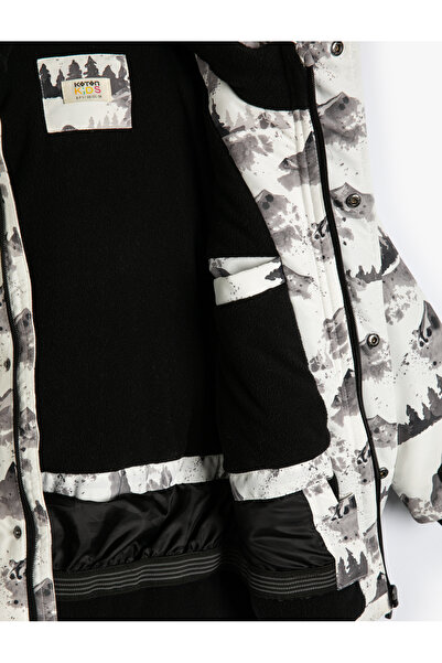 Koton Αδιάβροχο αδιάβροχο με κουκούλα και λεπτομέρεια τσέπης με φερμουάρ