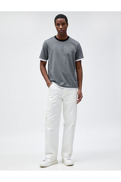 Koton Basic-T-Shirt mit Rundhalsausschnitt, kurzen Ärmeln und Layer-Detail
