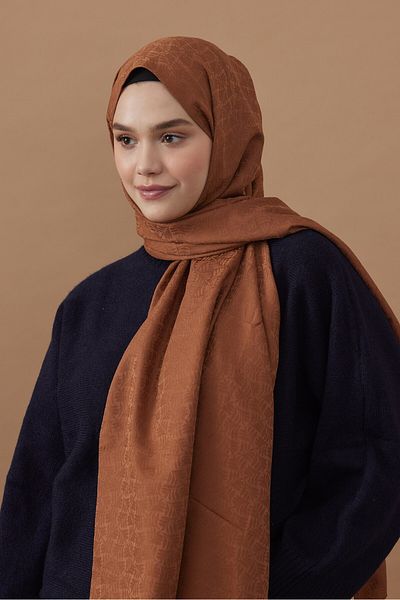 Modakaşmir شال بنمط نباتي من سلسلة الجاكار الحريرية