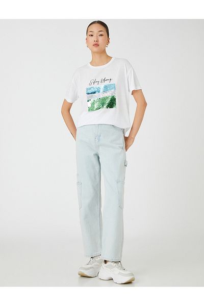 Koton Κείμενο με παγιέτες εμπριμέ κοντομάνικο T-Shirt με λαιμόκοψη