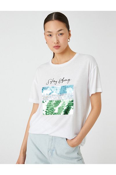 Koton Κείμενο με παγιέτες εμπριμέ κοντομάνικο T-Shirt με λαιμόκοψη