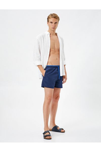 Koton Badeshorts mit kurzer Taille, Schnürung und Taschen
