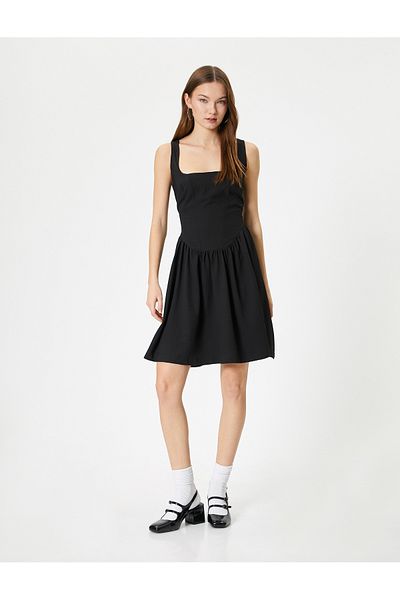 Koton Minikleid mit dicken Trägern, schmale Passform, U-Kragen