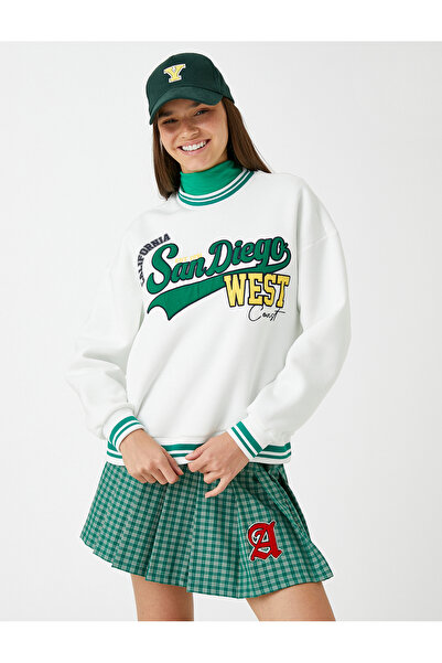 Koton College Swea tricou Brodat D guler ridicat cu fleece în interior