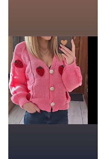 Tanem Çarşı Crop Hırka Çilekli Örgü Tasarım Trend (52CM BOYU)
