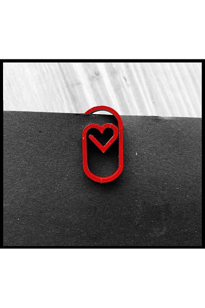 PAKLON Red Heart Shaped Boxed Bookmark and Piece Set (12Pcs)