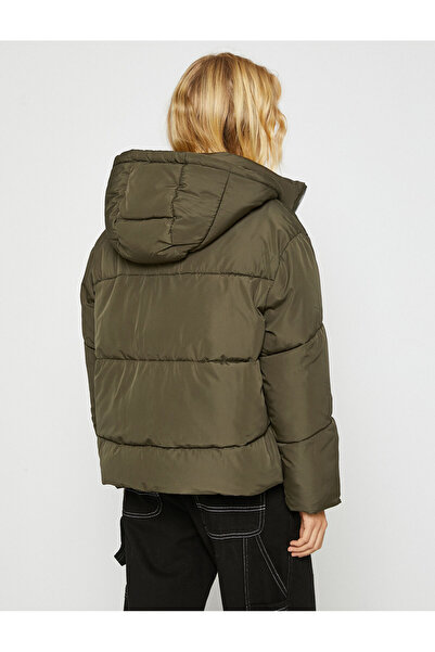 Koton Puffer Jacket s kapucí a detailem kapsy