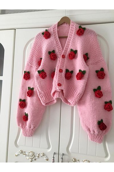 El örgüsü Cardigan de damă tricotat manual cu detalii trandafiri, cardigan floral