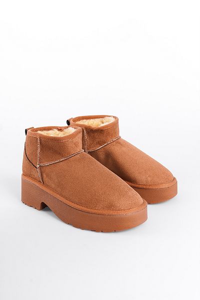 Capone Outfitters Thick Sole Round Toe Furry Short Women's Boots