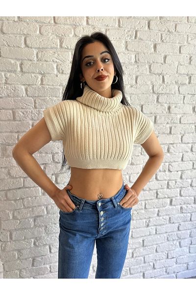 moneta boutique Turtleneck Ecru Soft Textured Knitwear Crop Sweater
