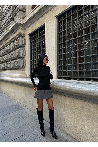 atölyekaftanbutik Sweater with Black High-Top Sleeves