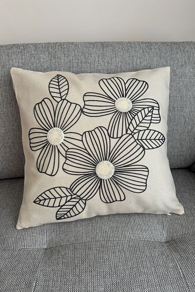Homebiente Husă de pernă cu aspect de in brodat Black Daisy Punch