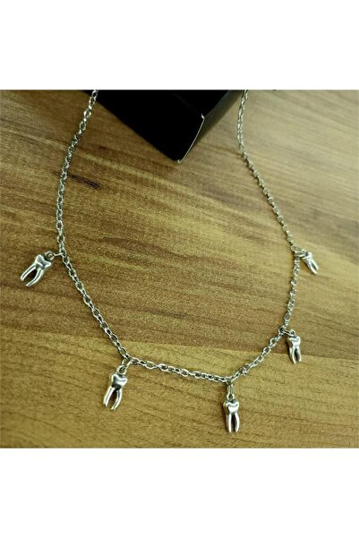 Karakedi 5-Piece Tooth Motif Necklace