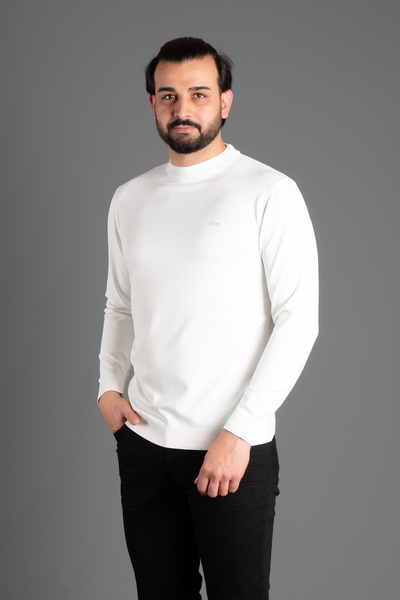 ZEKİ ÖZER ЧОЛОВІЧИЙ БІЛИЙ СВІТЕР З НАПІВГОРЛОВИНОЮ