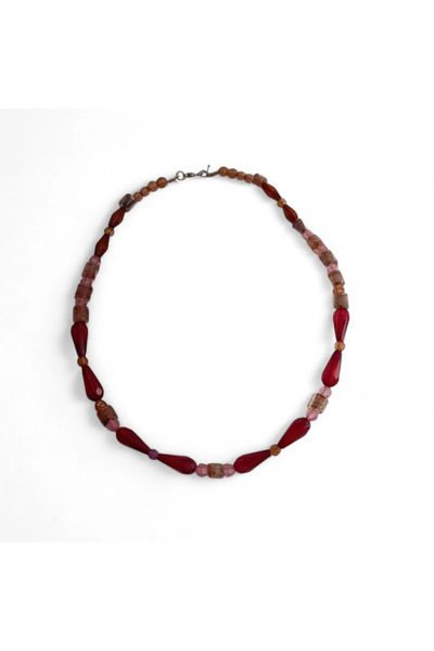 Hedea قلادة نسائية مطرزة بالزجاج الأحمر