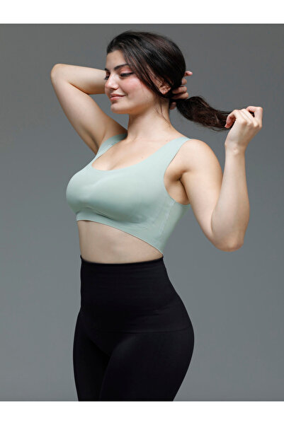 MİSTİRİK حمالة صدر مقطوعة بالليزر بدون خياطة موديل Parabita باللون الأخضر - ق...