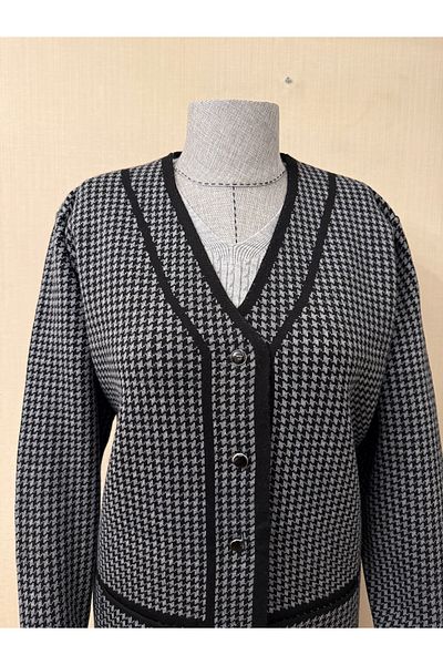 TEK Black Smoked - TRICO Cardigan Young-Mother, model picioare lungi de corb