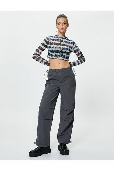 Koton Übergroße Fallschirmhose mit Bodendetail und Taschen aus Baumwolle