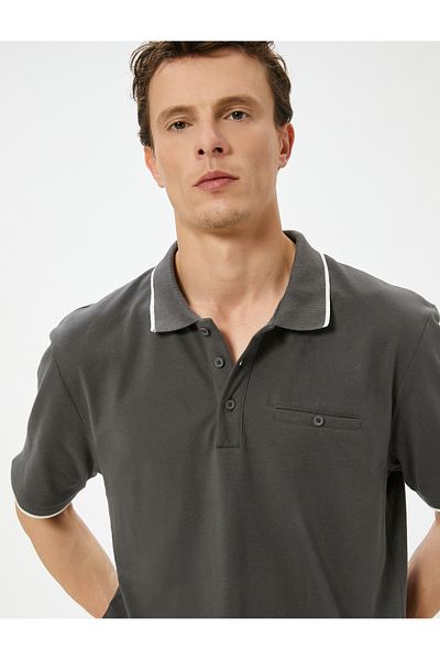 Koton T-Shirt mit Polokragen und geknöpfter Paspelierung im Slim Fit