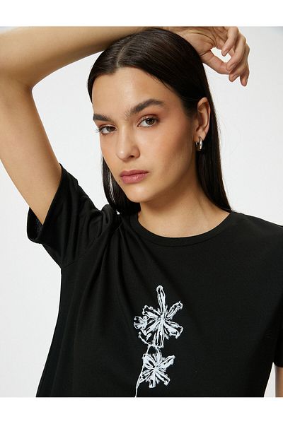 Koton Bedrucktes T-Shirt Rundhals Kurzarm Viskosemischung