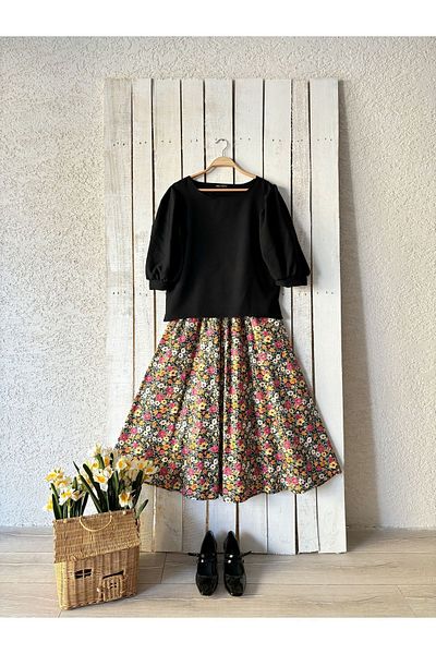 KÜÇÜĞÜM BUTİK Fusta evazată din poplin - Floral negru și portocaliu
