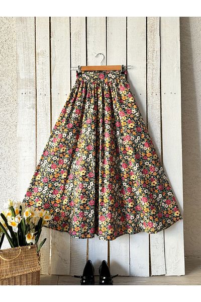 KÜÇÜĞÜM BUTİK Fusta evazată din poplin - Floral negru și portocaliu