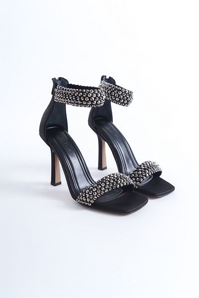 Ayakkabı Ateşi Women's Large Stone Helmet and Detailed Medium Heeled Shoes Dimeria Black Satin