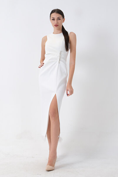 Feminist Önü Taş Detaylı Yırtmaçlı Tüy Detaylı Abiye Beyaz 9705402