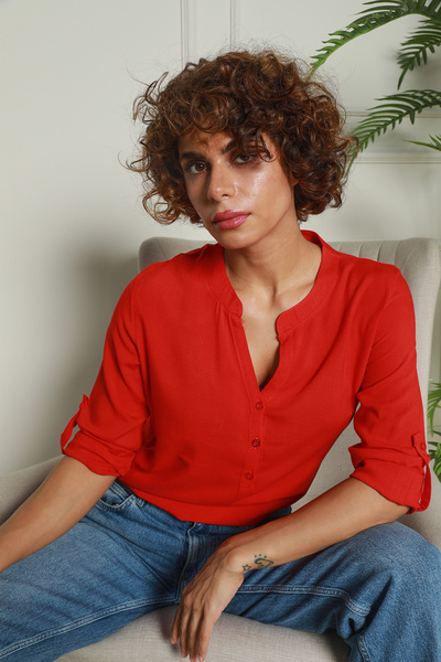 Butik Kırmızı Hakim Yaka Yarım Patlı Viskon Gömlek 1500064