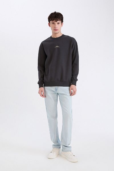 DeFacto Boxy Fit Crew Neck Back Printed Sweatshirt E3210Ax24Wn