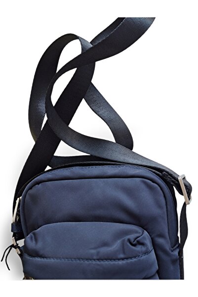 Guess ORİJİNAL GUESS LACİVERT POSTACI ÇANTASI