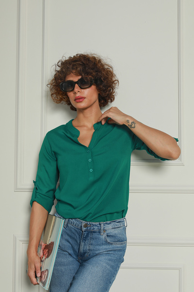 Butik Zümrüt Yeşili Hakim Yaka Yarım Patlı Viskon Gömlek 1500064